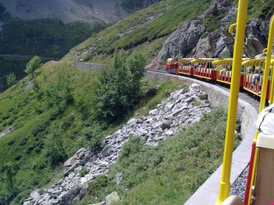 Monter sur le petit train d’artouste