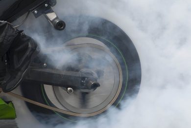 Comment changer le pneu d’une moto ?